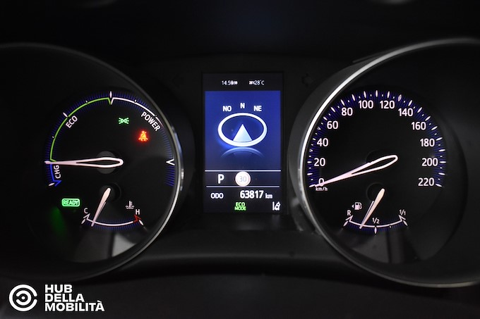 TOYOTA C-HR 1.8 Hybrid E-CVT Business
